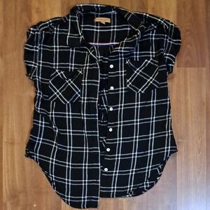 JACHS Girlfriend Black and White Windowpane Short-Sleeve Button-Down